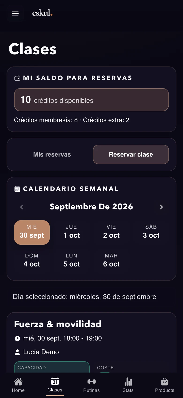 Captura real de Eskul: calendario de clases, créditos disponibles y próxima sesión de fuerza.